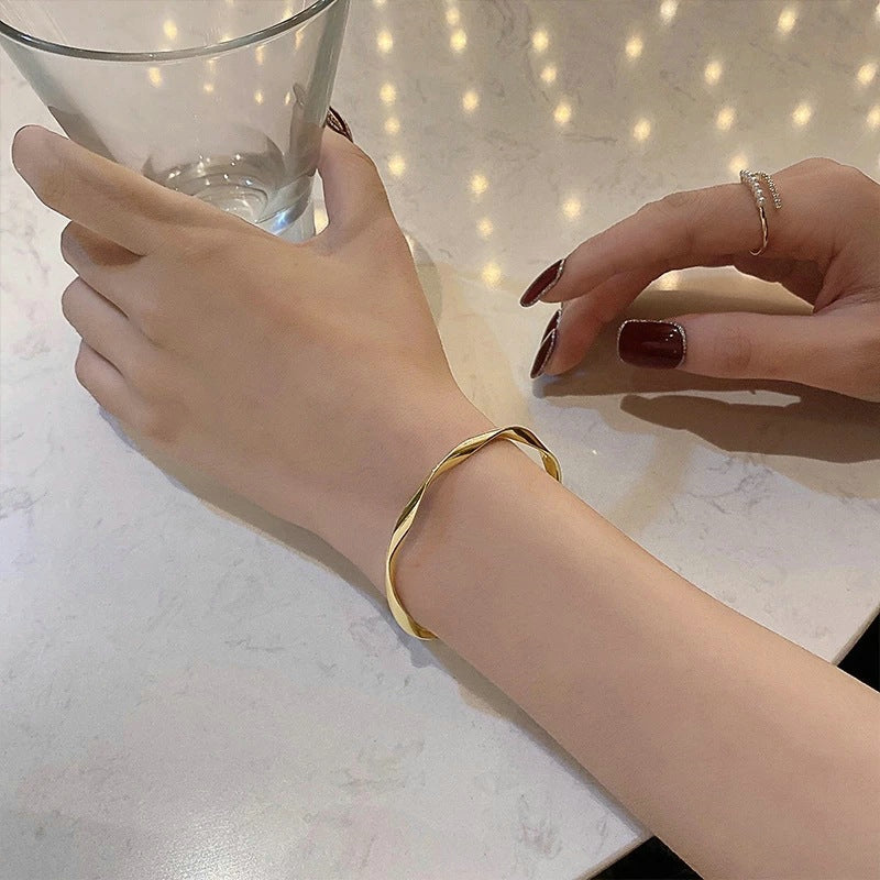 Personalized Classic Premium Retro Twisted Gold Color Metal Bracelet Women New Trend Girls Unusual Jewelry Gift Accessories