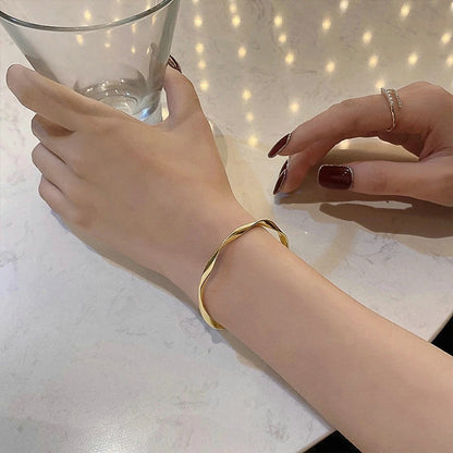 Personalized Classic Premium Retro Twisted Gold Color Metal Bracelet Women New Trend Girls Unusual Jewelry Gift Accessories