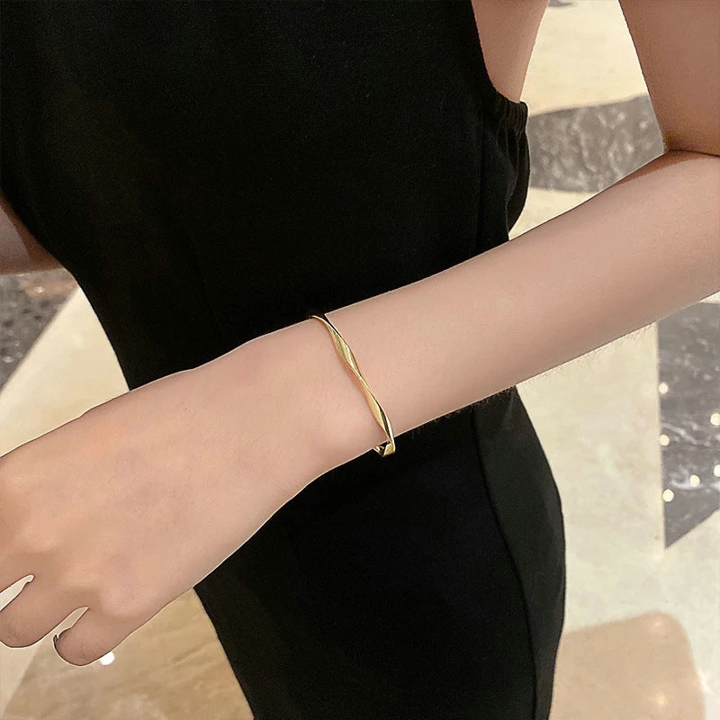 Personalized Classic Premium Retro Twisted Gold Color Metal Bracelet Women New Trend Girls Unusual Jewelry Gift Accessories