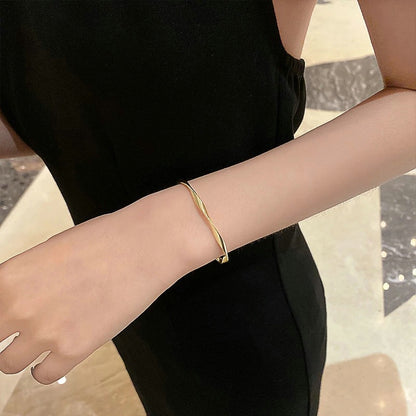 Personalized Classic Premium Retro Twisted Gold Color Metal Bracelet Women New Trend Girls Unusual Jewelry Gift Accessories