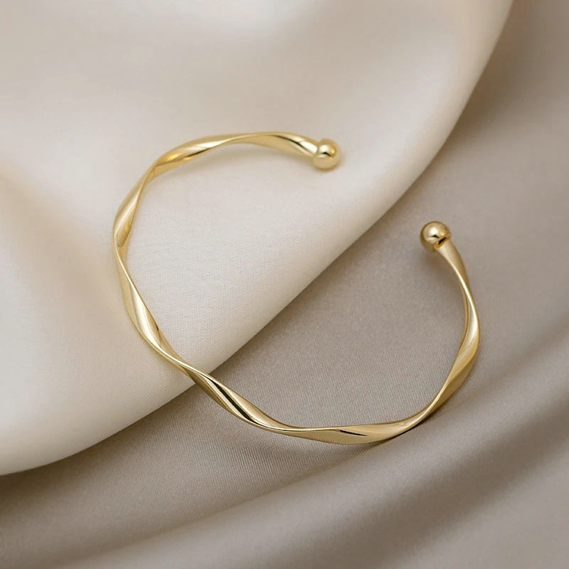 Personalized Classic Premium Retro Twisted Gold Color Metal Bracelet Women New Trend Girls Unusual Jewelry Gift Accessories