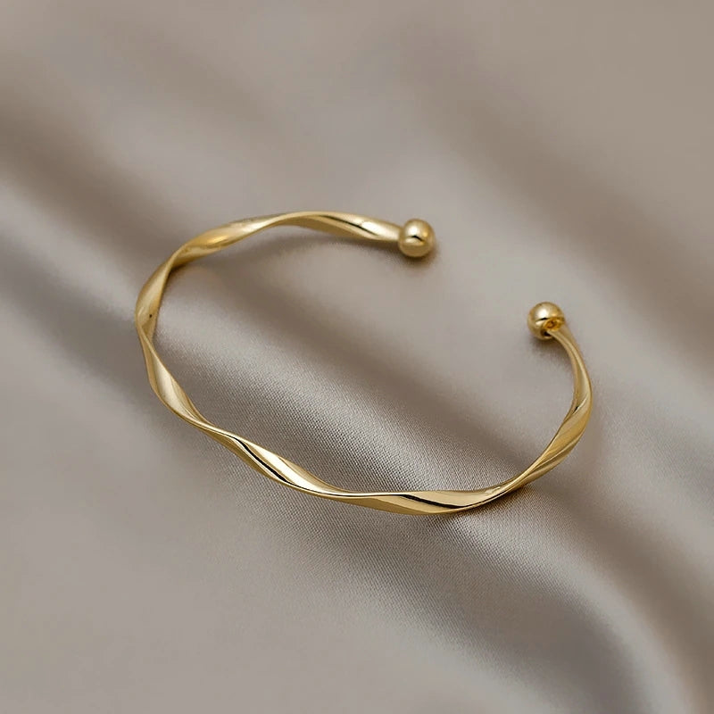 Personalized Classic Premium Retro Twisted Gold Color Metal Bracelet Women New Trend Girls Unusual Jewelry Gift Accessories