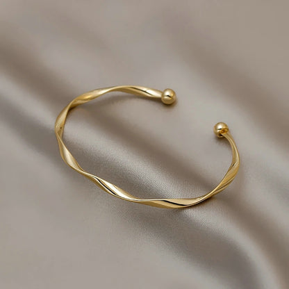 Personalized Classic Premium Retro Twisted Gold Color Metal Bracelet Women New Trend Girls Unusual Jewelry Gift Accessories