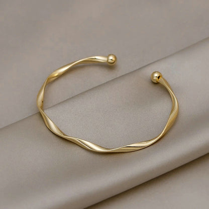 Personalized Classic Premium Retro Twisted Gold Color Metal Bracelet Women New Trend Girls Unusual Jewelry Gift Accessories