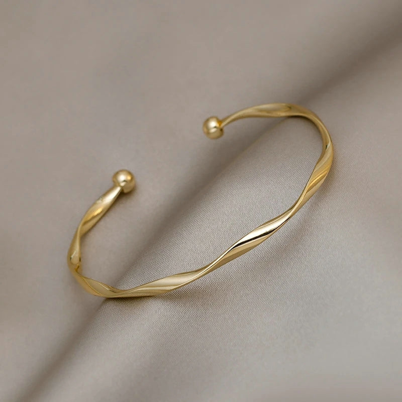 Personalized Classic Premium Retro Twisted Gold Color Metal Bracelet Women New Trend Girls Unusual Jewelry Gift Accessories
