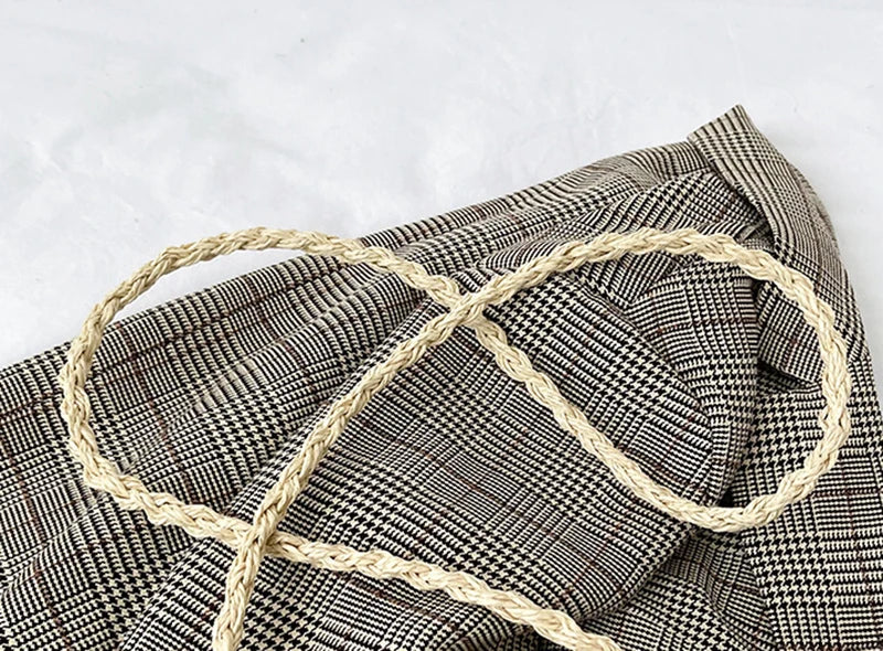Rattan Woven Women Straw Crossbody Bag Small Clutch Purse and Handbag Summer Beach Bag Woman Tassel Shoulder Messenger Bag