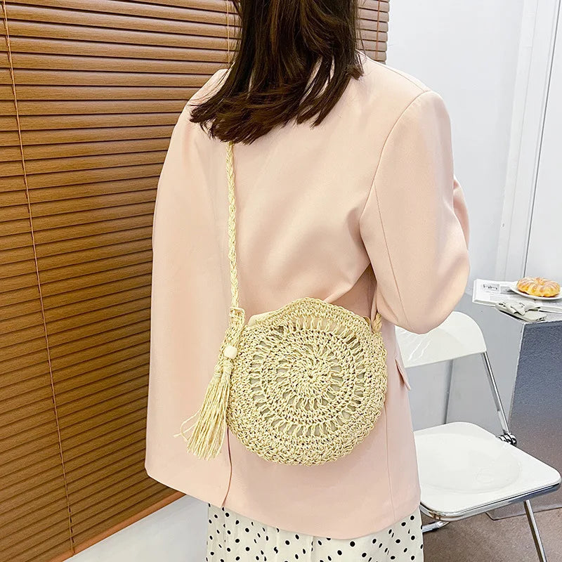 Rattan Woven Women Straw Crossbody Bag Small Clutch Purse and Handbag Summer Beach Bag Woman Tassel Shoulder Messenger Bag