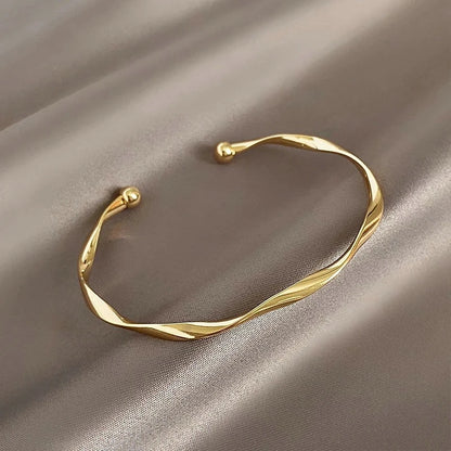 Personalized Classic Premium Retro Twisted Gold Color Metal Bracelet Women New Trend Girls Unusual Jewelry Gift Accessories