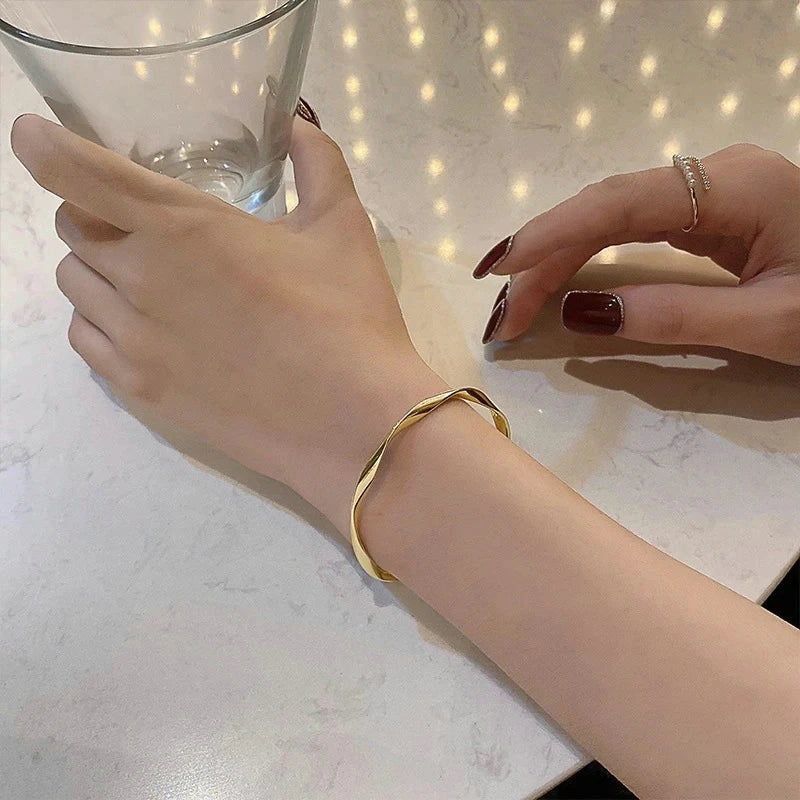 Personalized Classic Premium Retro Twisted Gold Color Metal Bracelet Women New Trend Girls Unusual Jewelry Gift Accessories